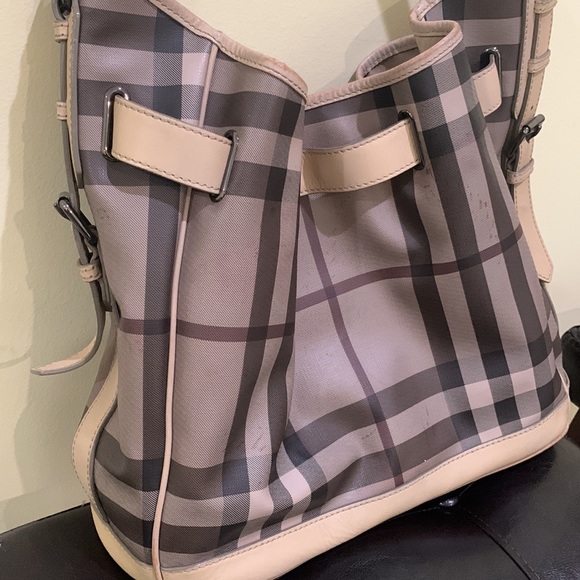 Authentic Burberry nova check shoulder tote - Picture 4 of 9